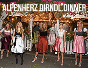 Anstatt Wiesn: Dirndl-Dinner mit (Alpen-)Herz und Abstand ©Foto: Schneider-Press/W.Breiteneicher